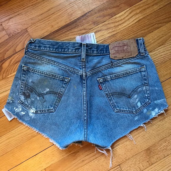 NWT Levi’s Paint Splattered Shorts - Picture 2 of 4